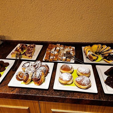 Hotel Resort Lovecka Basta Страконице Екстериор снимка