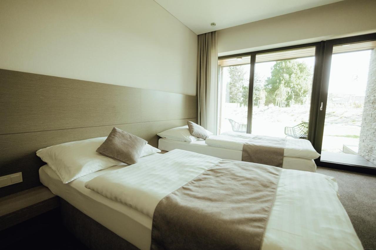 Hotel Resort Lovecka Basta Страконице Екстериор снимка