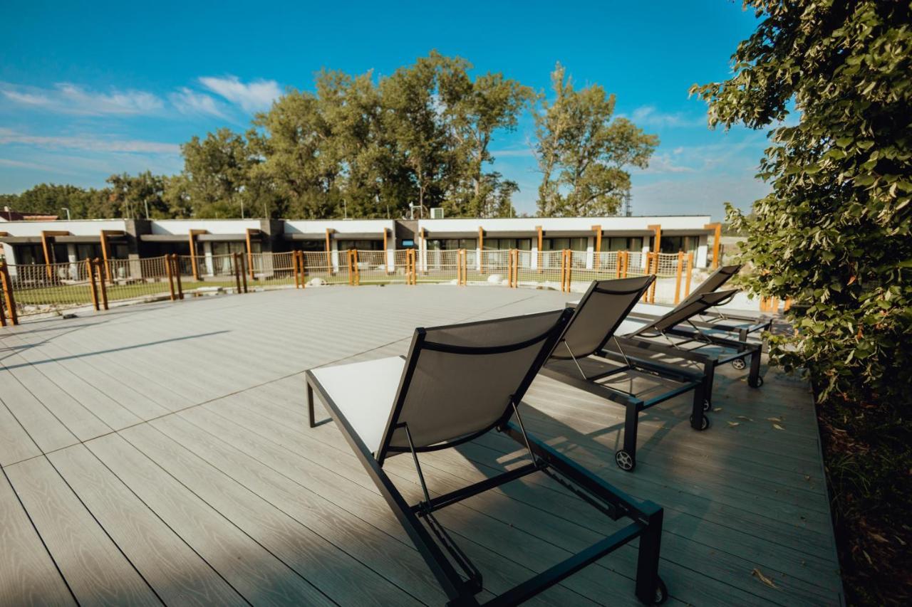 Hotel Resort Lovecka Basta Страконице Екстериор снимка