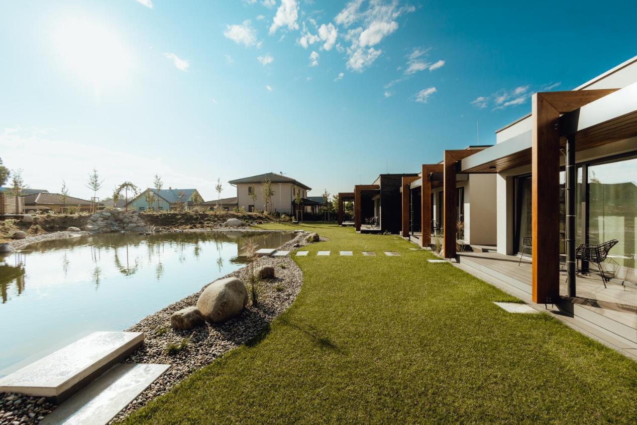 Hotel Resort Lovecka Basta Страконице Екстериор снимка