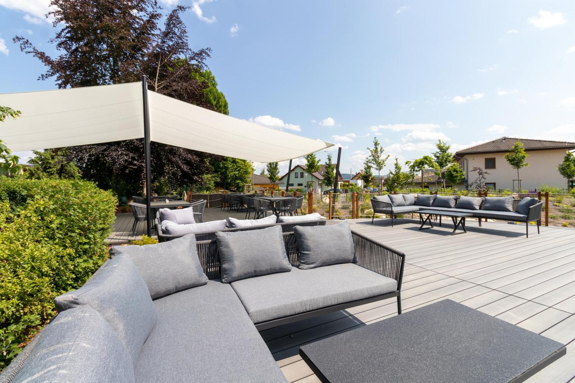 Hotel Resort Lovecka Basta Страконице Екстериор снимка