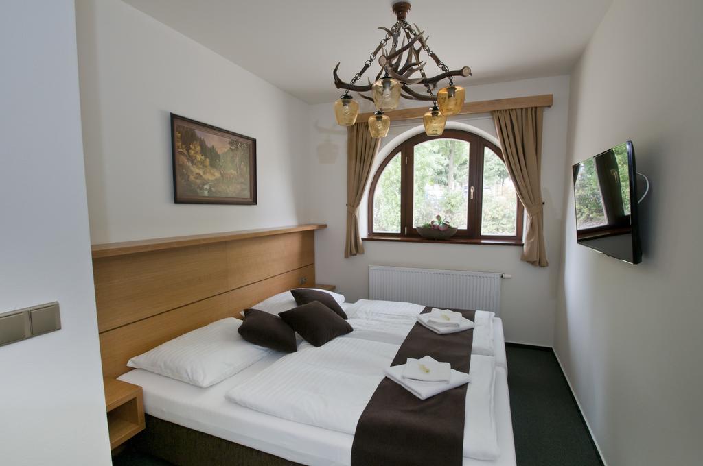 Hotel Resort Lovecka Basta Страконице Екстериор снимка
