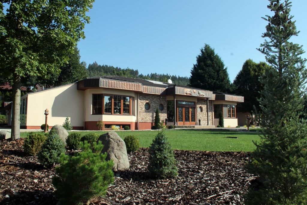 Hotel Resort Lovecka Basta Страконице Екстериор снимка